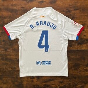 Barcelona 2023/24 Away Soccer Jersey –Araújo 4